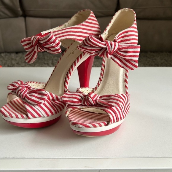 Red and White Striped Women's Heels - Picture 6 of 7